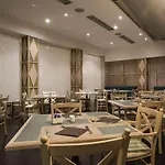 Hotel Flyon & Conference Center