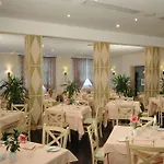 Flyon & Conference Center
