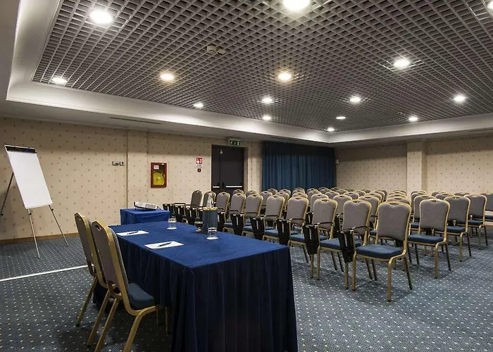 Flyon & Conference Center Hotel 4*