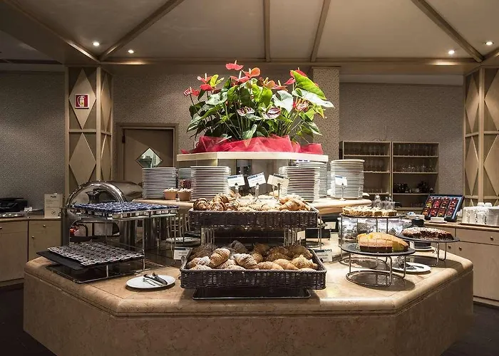 Flyon & Conference Center Hotel 4*