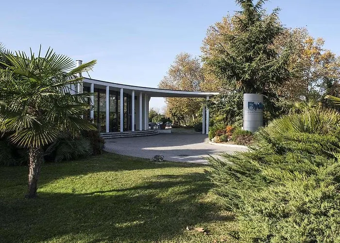 Flyon & Conference Center 4* Bolonha