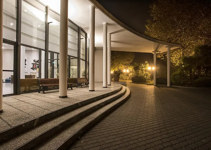 Hotel Flyon & Conference Center