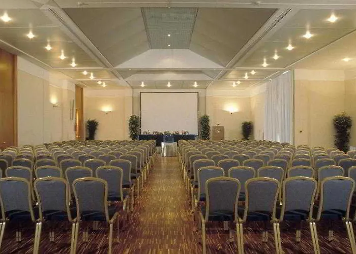 Flyon & Conference Center 4* Bolonha