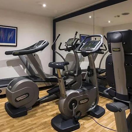 Flyon & Conference Center Hotel