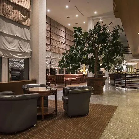 Flyon & Conference Center 4*