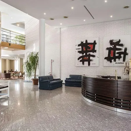 Otel Flyon & Conference Center Bolonya