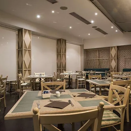 Hotel Flyon & Conference Center