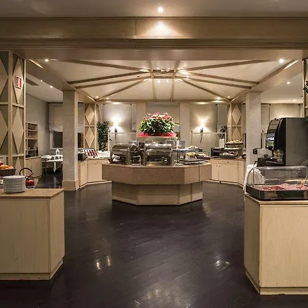 Hotel Flyon & Conference Center 4*