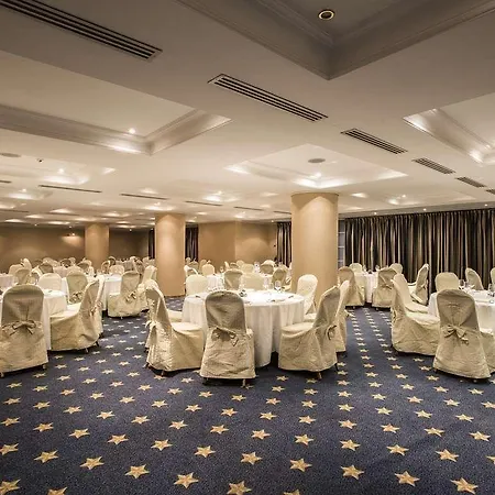 Hotel Flyon & Conference Center Boloňa