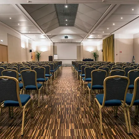 Flyon & Conference Center 4* Bolonya