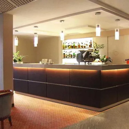 Flyon & Conference Center 4*