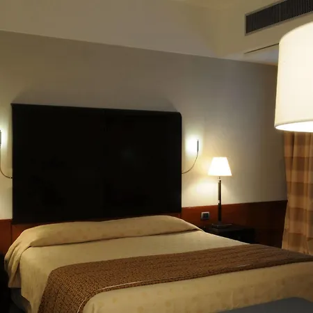 Flyon & Conference Center 4* Bolonya