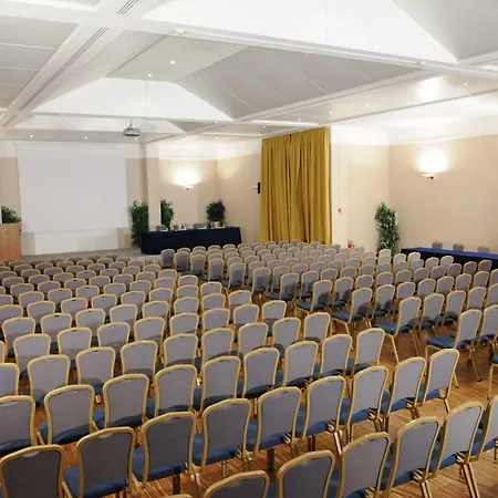 Flyon & Conference Center 4*