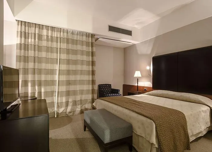 Flyon & Conference Center 4*