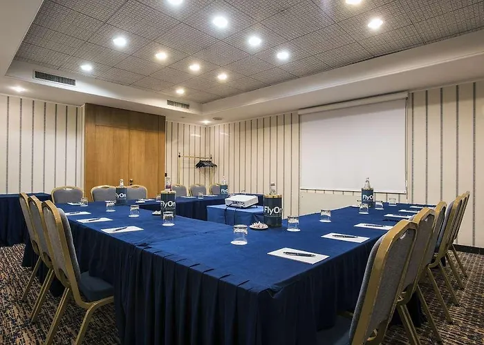 Flyon & Conference Center Szálloda Bologna