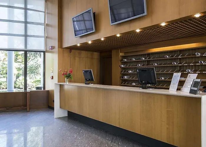 Flyon & Conference Center Hotell