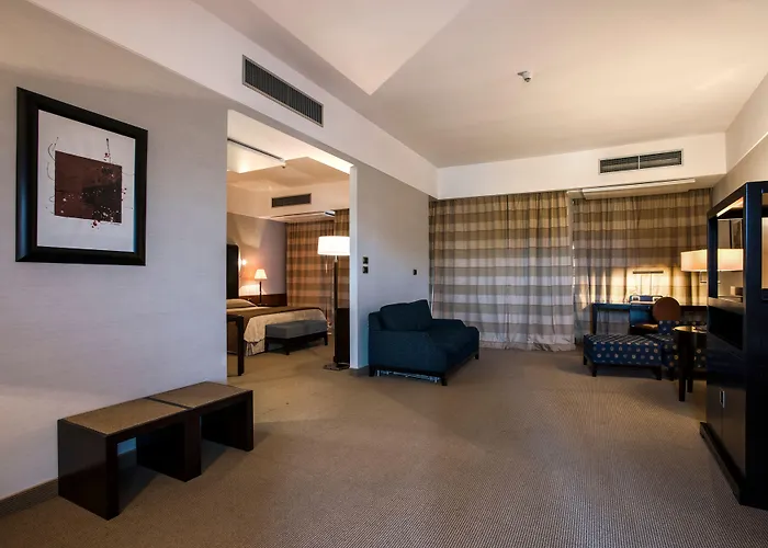 Flyon & Conference Center Szálloda 4*