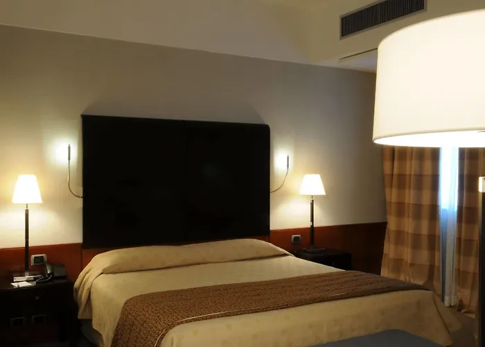 Flyon & Conference Center 4* Bologna