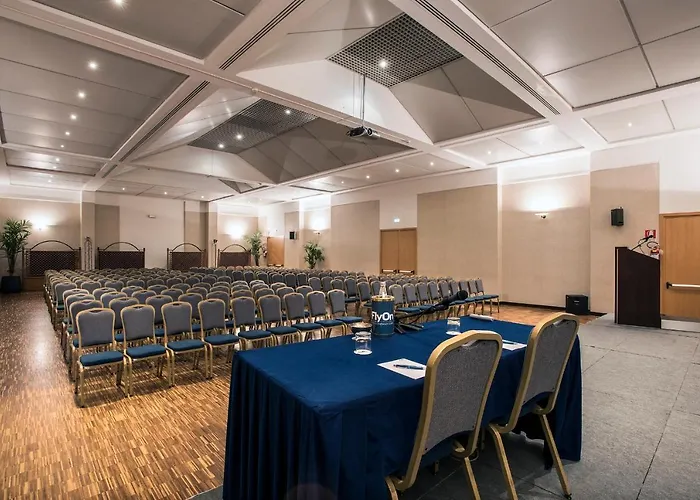Szálloda Flyon & Conference Center 4*