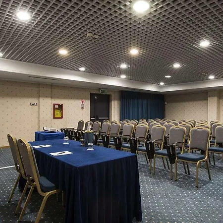 Flyon & Conference Center Hotel 4*