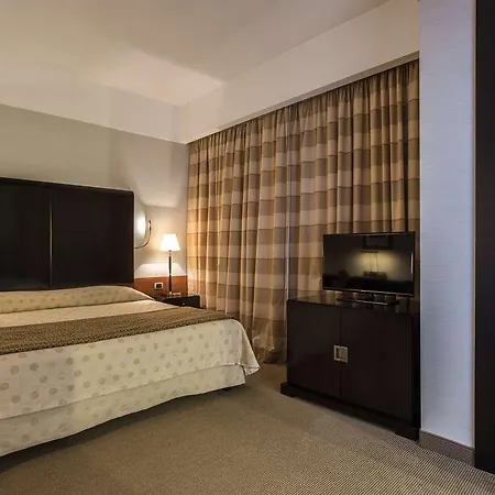 Flyon & Conference Center Hotel 4*