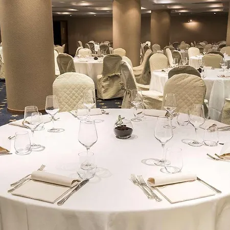 Flyon & Conference Center Hotel 4*