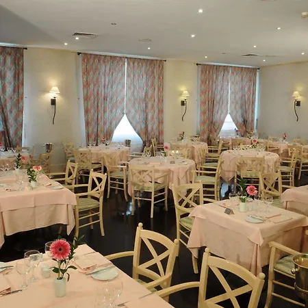Hotel Flyon & Conference Center
