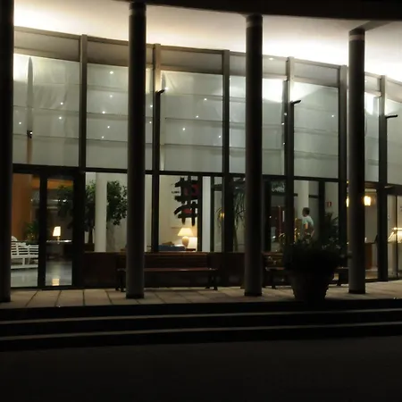 Hotel Flyon & Conference Center