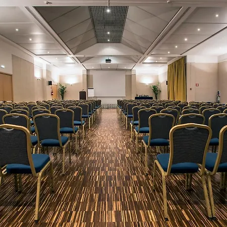 Hotel Flyon & Conference Center 4*