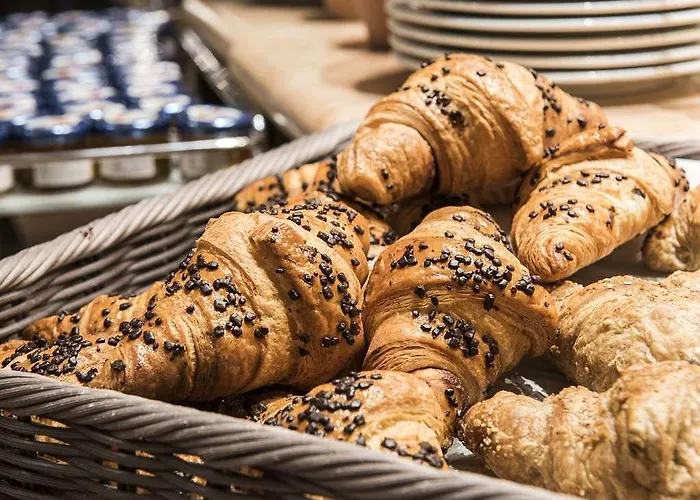 Flyon & Conference Center Hotel