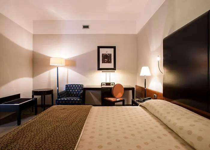 Flyon & Conference Center 4* Bologne